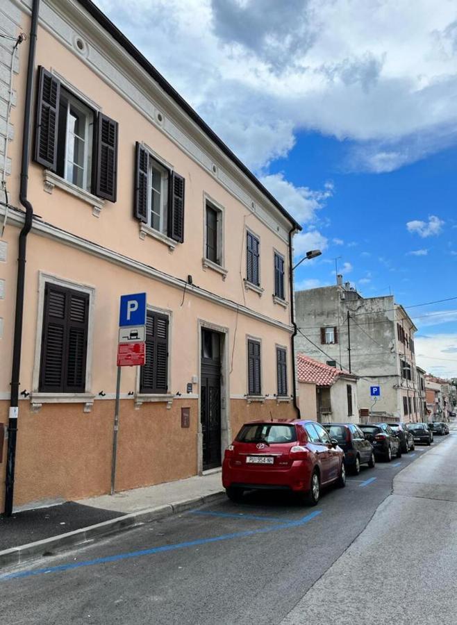 Apartment Center Pula Bagian luar foto